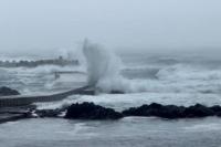 Tokyo Hadapi Topan Ampil: Warga Dievakuasi, Penerbangan dan Kereta Cepat Dibatalkan