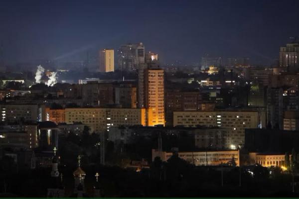 Serangan Pesawat Nirawak Rusia di Kyiv Merusak Bangunan dan Kabel listrik