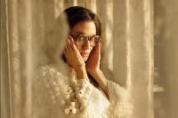 Angelina Jolie Gemetar saat Pertama Kali Bernyanyi untuk Film Maria