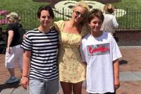 Britney Spears Akhirnya Bersatu Lagi dengan Putra Bungsunya Jayden setelah Pindah ke Hawaii