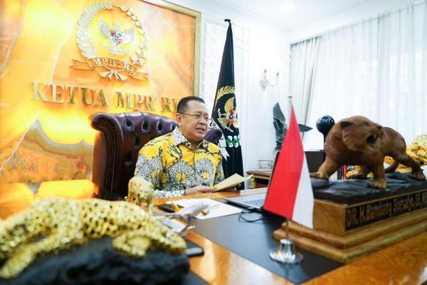 Bamsoet Apresiasi UNPERBA Luluskan 110 Sarjana Tahun Akademik 2023-2024