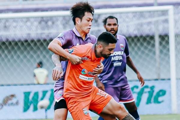 Persita Tangerang-Borneo FC Main Imbang dengan skor 0-0
