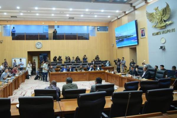 DPR Komit Dukung Industri Motor Listrik