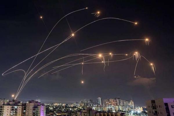 Menakar Kekuatan Militer Iran vs Israel