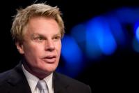 Mantan CEO Abercrombie & Fitch Didakwa Mengoperasikan Jaringan Perdagangan Seks