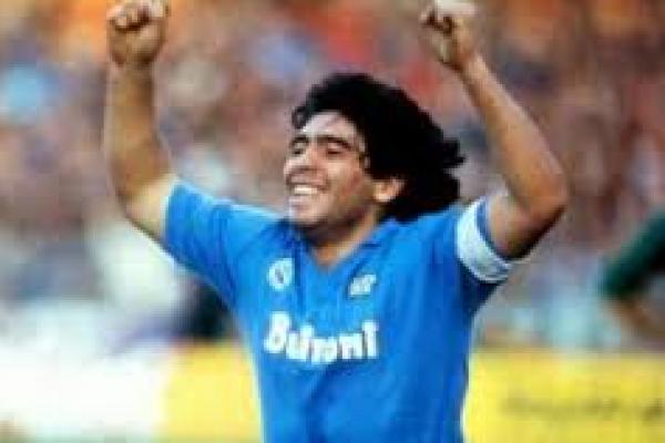 Legenda sepak bola duniia, Diego Maradona yang pernah terkena kasus narkoba (Foto: Okezone) 