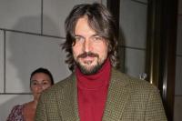 Pemeran `Emily in Paris` Kesal dengan Komentar Meremehkan dari Koki Seksi Lucas Bravo