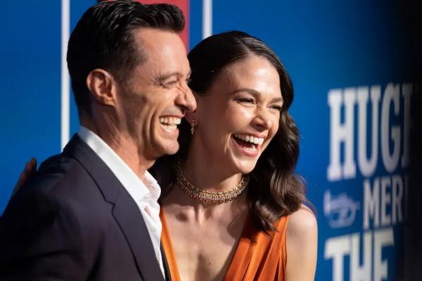 Disebut Perselingkuhan, Hubungan Hugh Jackman dan Sutton Foster Lagi Berbahagia