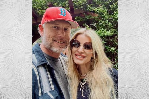 Jessica Simpson Patah Hati Berpisah dengan Suaminya Eric Johnson