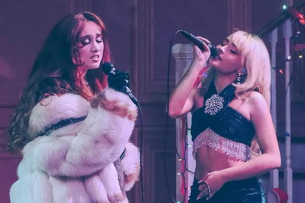 Netflix Meriahkan Natal dengan Acara A Nonsense Christmas with Sabrina Carpenter