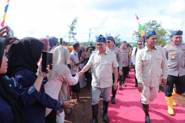 Mendes Yandri Ajak Warga Desa Kerja Keras Dukung Ketahanan Pangan