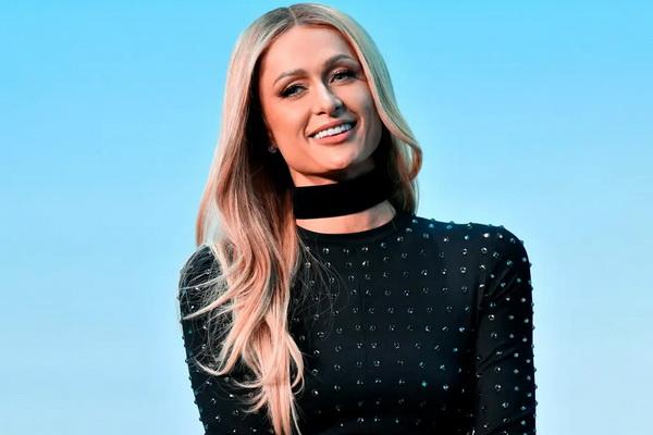 Paris Hilton Klaim Dirinya tak Pernah Suntik Botox dan Filler