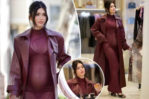 Megan Fox Pamer Baby Bump dengan Gaun Jala Transparan dan Mantel Kulit