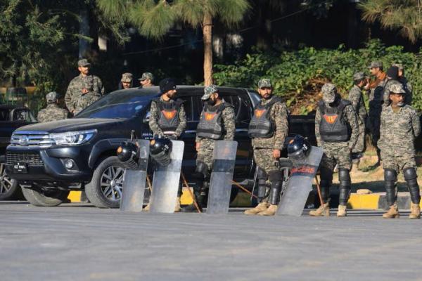 Tuntut Pembebasan Mantan PM Pakistan, Hampir 1.000 Orang Ditahan