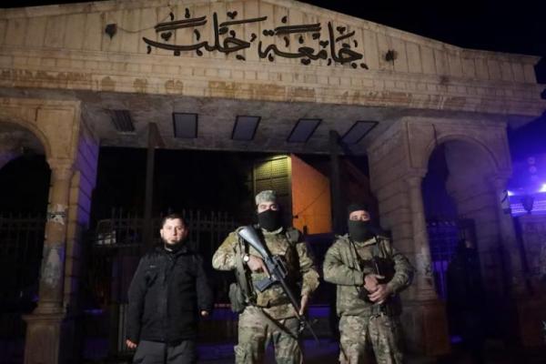 Pemberontak Suriah Serbu Aleppo, Militer Sebut Puluhan Tentara Tewas