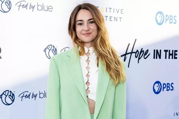 Shailene Woodley Dukung Pemeran Utama Paradise Thomas Doherty di Broadway. (FOTO: GETTY IMAGE) 