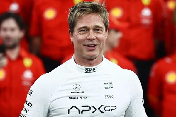 Senyum Brad Pitt Merekah saat Syuting Adegan F1 di Abu Dhabi