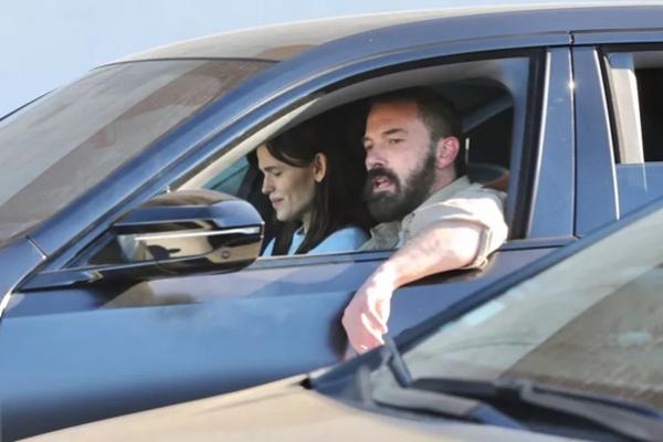 Proses Perceraian dengan Jennifer Lopez, Ben Affleck dan Jennifer Garner Kembali Terlihat Bersama