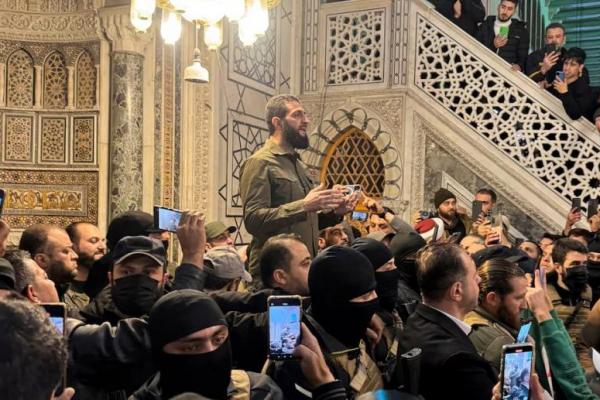 Assad Serahan Kekuasaan Secara Damai, Tahanan yang Dibebaskan Bingung