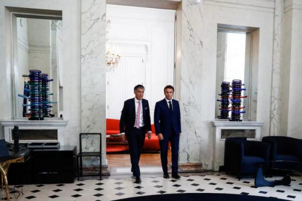 Kaum Sosialis Kembali Serukan Macron harus Pilih PM dari Sayap Kiri