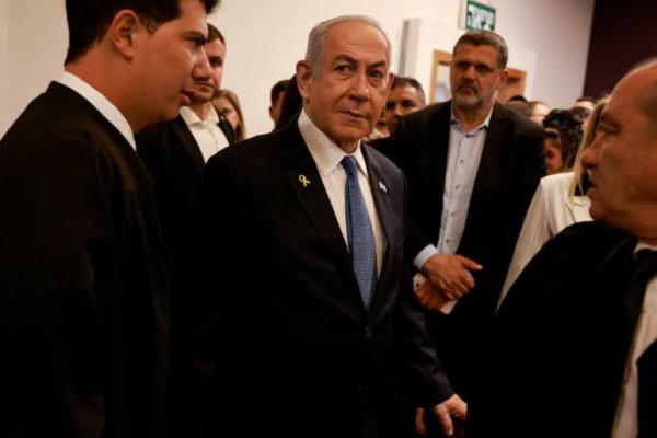 Bersaksi dalam Sidang Korupsi Pertamanya, Netanyahu Kecam Media