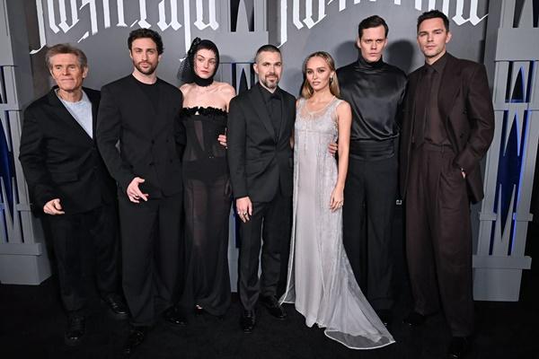 Premiere Nosferatu, Lily-Rose Depp Tampil Anggun bak Malaikat