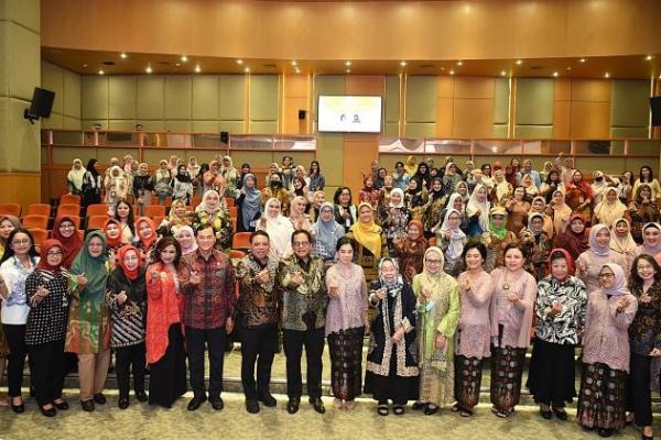 Sekjen Apresiasi Peran dan Fungsi Dharma Wanita DPR RI