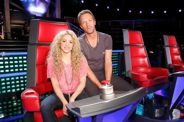 Shakira Puji Perilaku Chris Martin saat Dirinya Berpisah dengan Gerard Pique