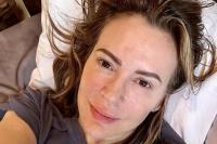 Rayakan Ulang Tahun Ke-52, Alyssa Milano Selfie dengan Wajah Tanpa Riasan