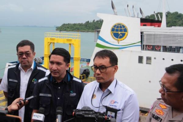 H-3 Nataru, Penyeberangan Merak-Bakauheni Ramai Lancar