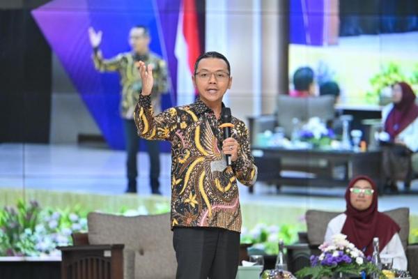 Wamendikdasmen Dorong Generasi Muda Mewujudkan Indonesia Emas 2045 