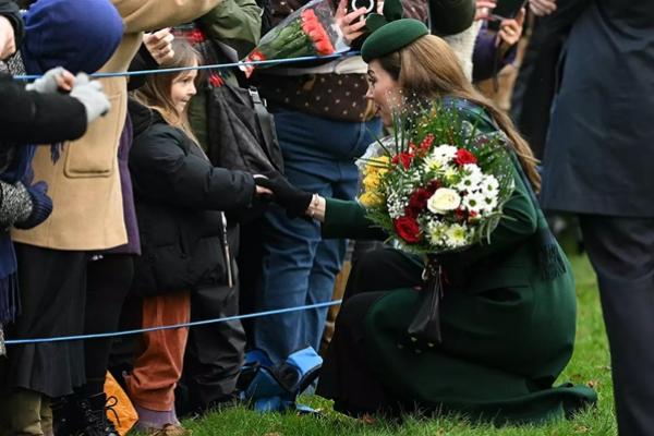 Kate Middleton Akhiri Tahun Tersulit dengan Jalan-jalan Bersama Keluarga di Hari Natal