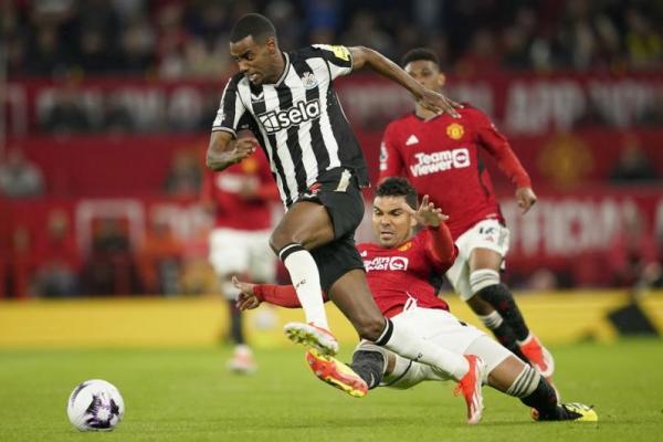 Newcastle Taklukkan Manchester United 2-0