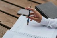 Ilustrasi - Hal-hal yang tidak dibenarkan dalam nazar menurut Islam (Foto: Pexels/Anete Lusina)