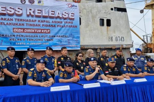 Diduga Buang Limbah, Hubla Amankan Kapal Bendera Vanuatu dan 6 Kru Rusia