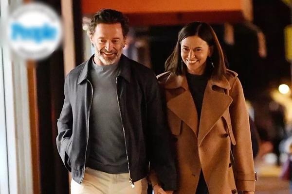 Tampak Bahagia, Hugh Jackman dan Sutton Foster Bergandengan Tangan untuk Kencan Dinner