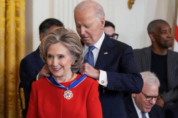 Hillary Clinton hingga Lionel Messi Terima Penghargaan Terakhir dari Biden