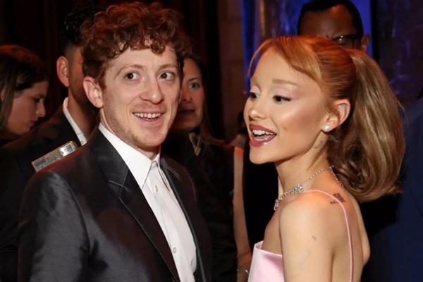 Ariana Grande dan Ethan Slater Tampil Memukau di Gala National Board of Review