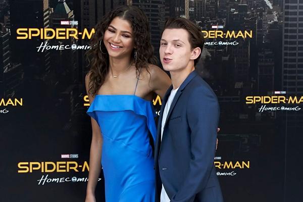 Bertunangan, Zendaya `tak Tahu` Kalau Tom Holland akan Melamarnya