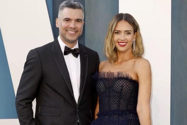 Bercerai, Jessica Alba Ungkap Hubungan dengan Suaminya Cash Warren seperti `Teman Sekamar`