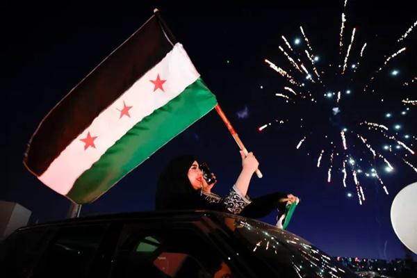 Warga Suriah Gelar Konser Peringati Sebulan Penggulingan Rezim Al-Assad