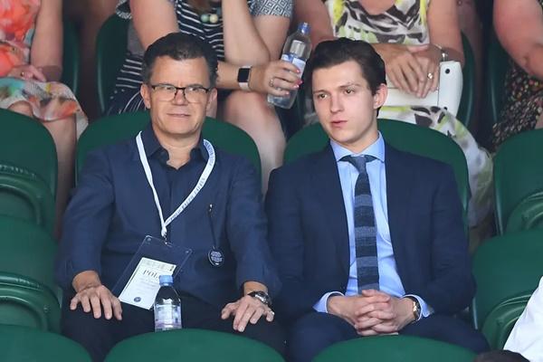 Ayah Tom Holland Bocorkan Persiapan Putranya saat Melamar Zendaya