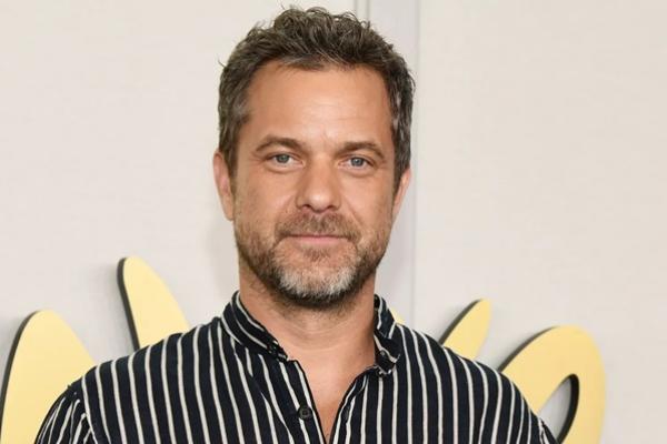 Kehilangan Rumah akibat Kebakaran, Joshua Jackson Beruntung Dikelilingi Orang-orang Tercinta