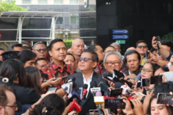Penuhi Panggilan KPK, Hasto Minta Kader PDIP Tetap Tenang