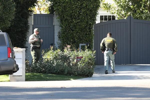 Kebakaran Hutan, Rumah Mewah Ben Affleck Dikunjungi Petugas Polisi dan FBI