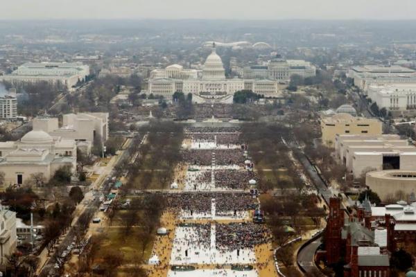 Terobsesi Jumlah Massa saat Pelantikan, Trump Ingin Saingi Obama