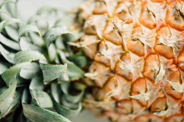 Lidah Terasa Gatal Usai Makan Nanas, Begini Cara Mengatasinya