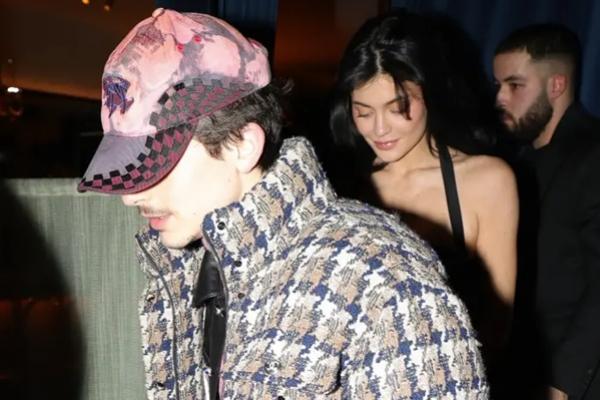 Setelah Golden Globes 2025, Kylie Jenner dan Timothee Chalamet Kencan Romantis di Paris