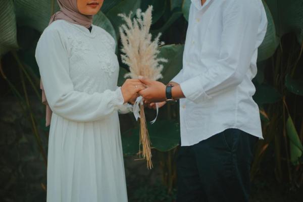 Mengenal Nikah Batin, Tradisi Mempererat Ikatan Suami Istri