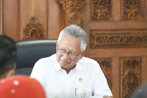 Demo Berakhir Islah, Mendikti Satryo Bantah Pemecatan, Sebut Rotasi